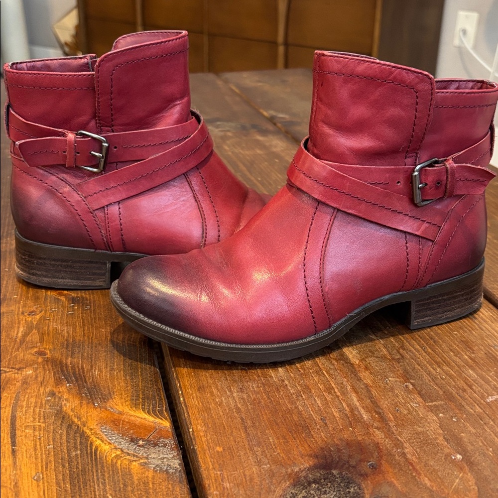 Cobb Hill Caroline Red Leather Ankle Boots 7
